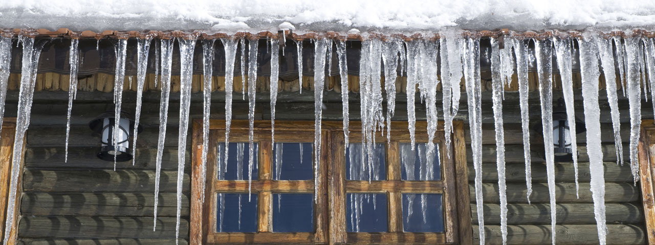 spray foam prevents ice dams by providing proper insulation in Grand Prairie attic spaces
